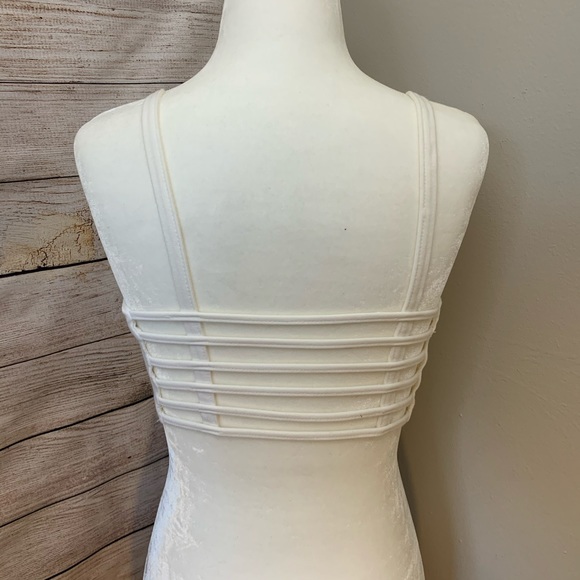 BRANDY MELVILLE | White Bralette Crop Top - Picture 2 of 8